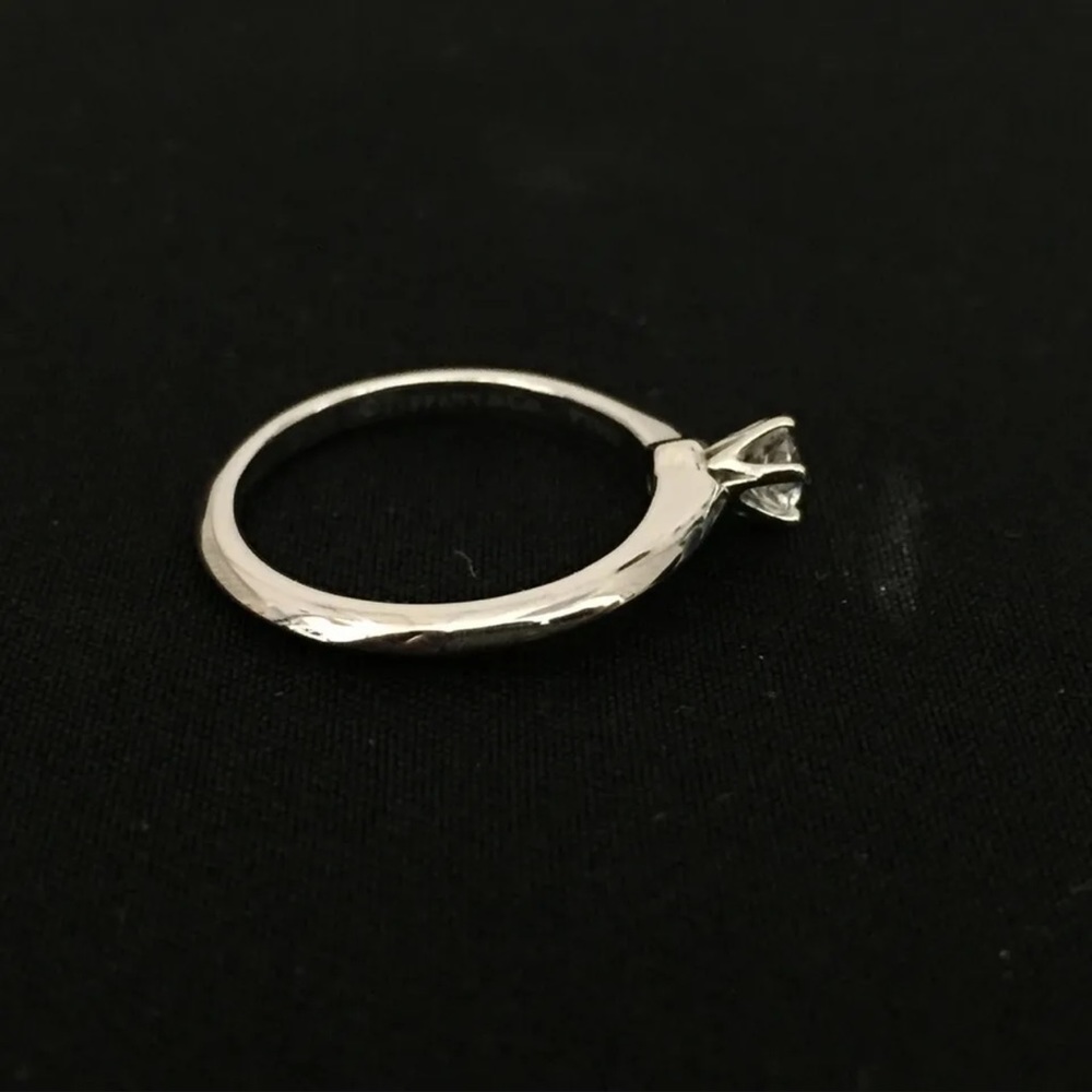 NEW Tiffany&Co. Sz 6 Platinum VS1 Round Brilliant Diamond Ring w/Paperwork - Picture 8 of 13